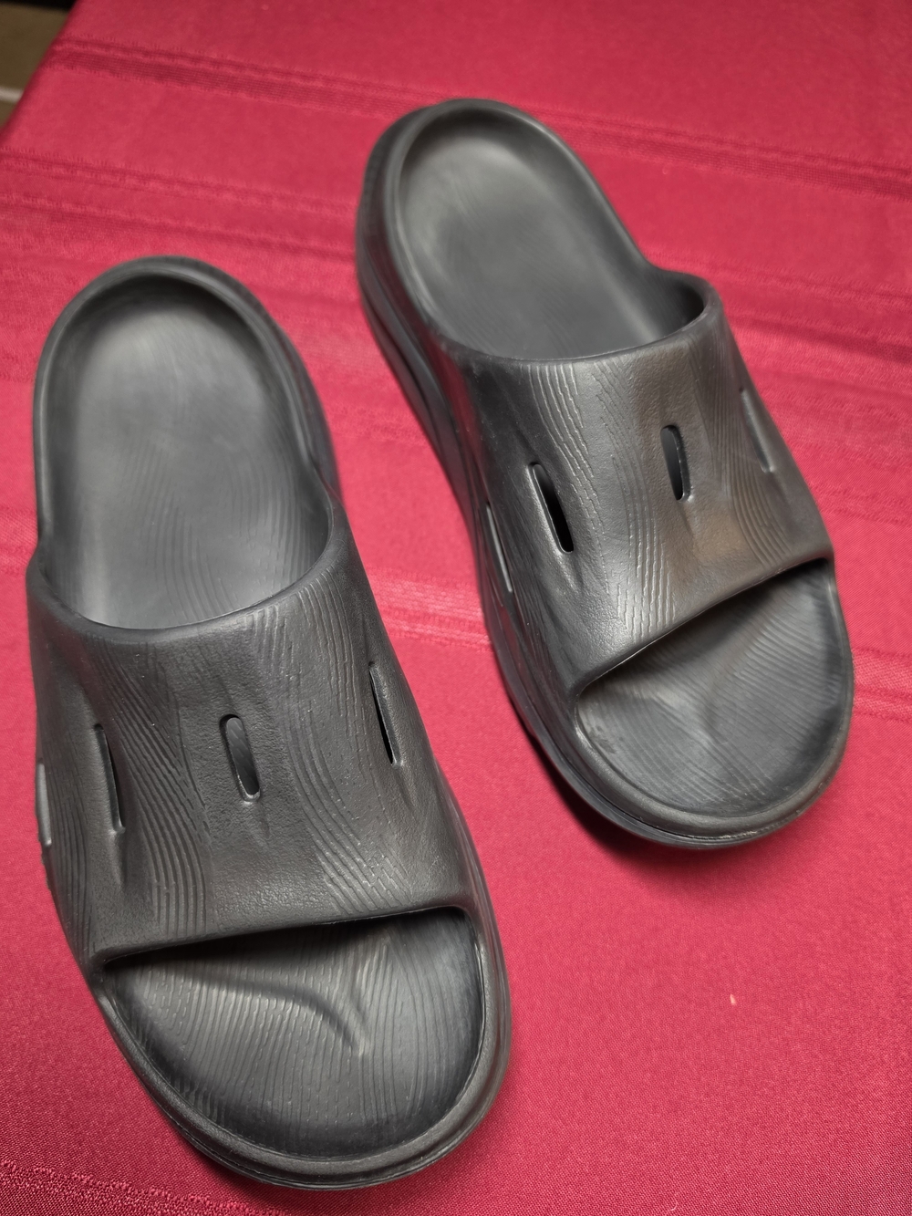 HOKA Recovery Slides Black Men’s 9 Women’s 11
